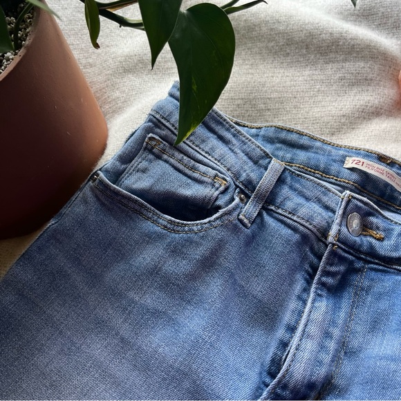 LEVI 721 High Rise Skinny Jeans - Picture 3 of 6